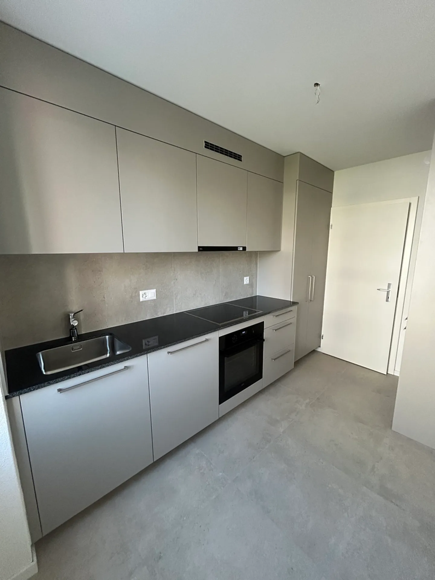 Charming Apartment in Crissier - Photo 2 of 10