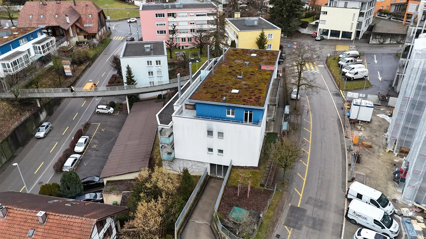 Maison multifamiliale moderne dans un emplacement calme et central à Bolligen - Photo 22 sur 22
