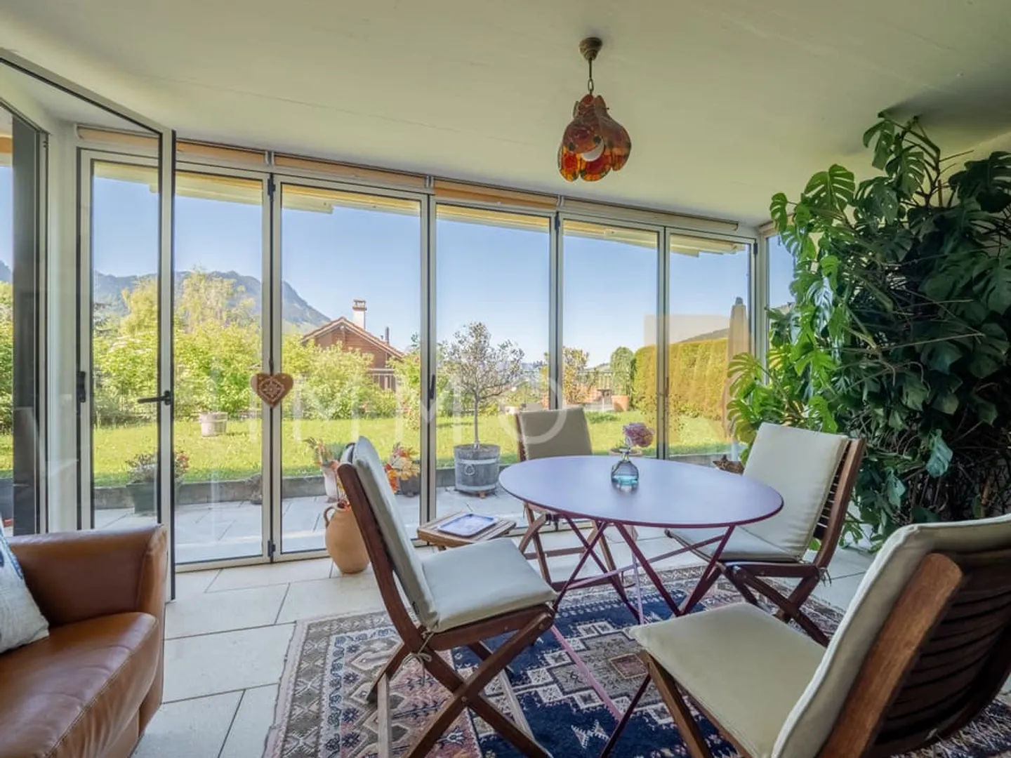 Spacious apartment - terrace, garden with unobstructed view of the Moléson - Photo 5 of 9