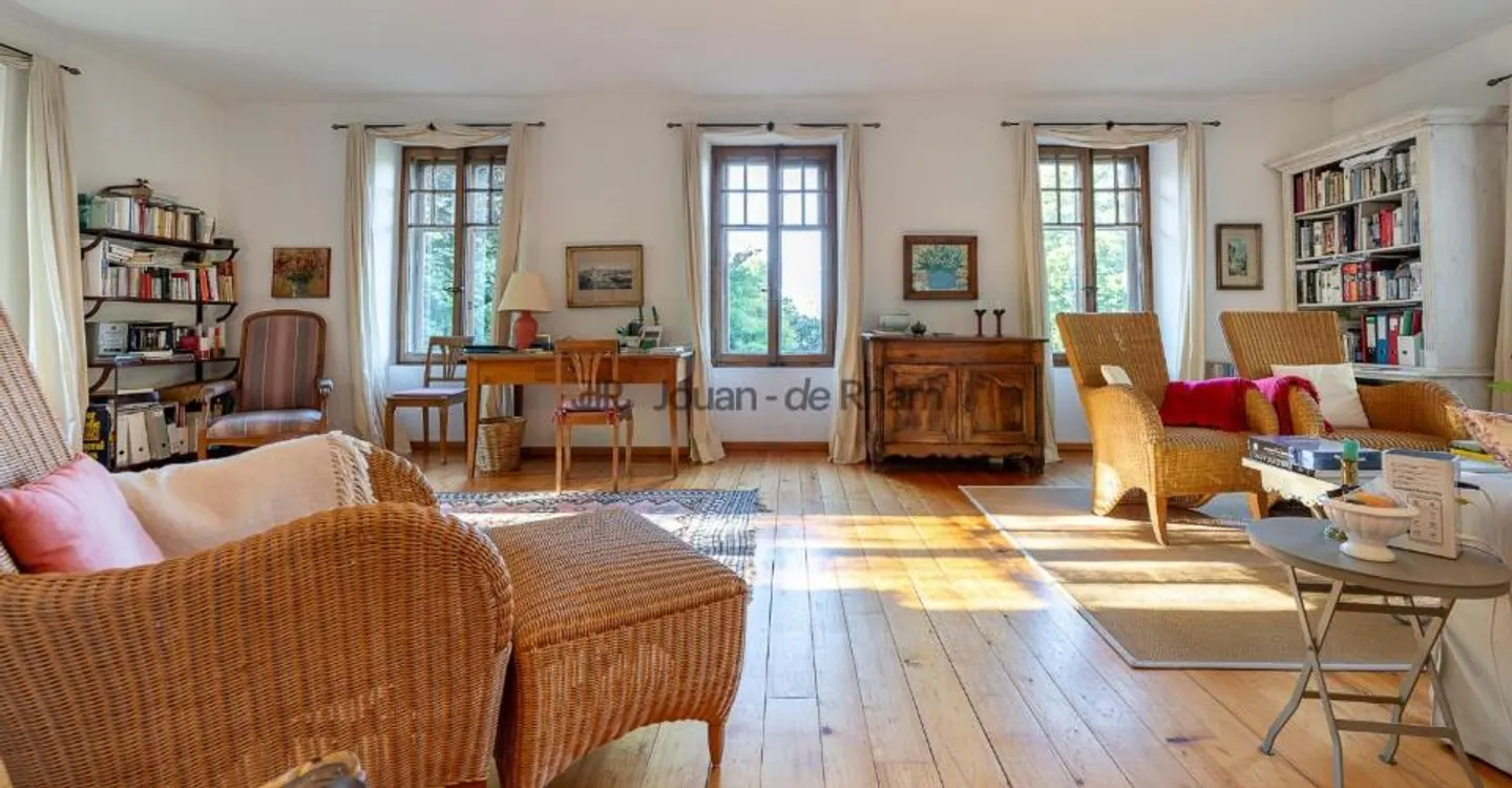 Essertines-sur-Rolle | Charming house and its annex in village zone - Photo 6 of 11