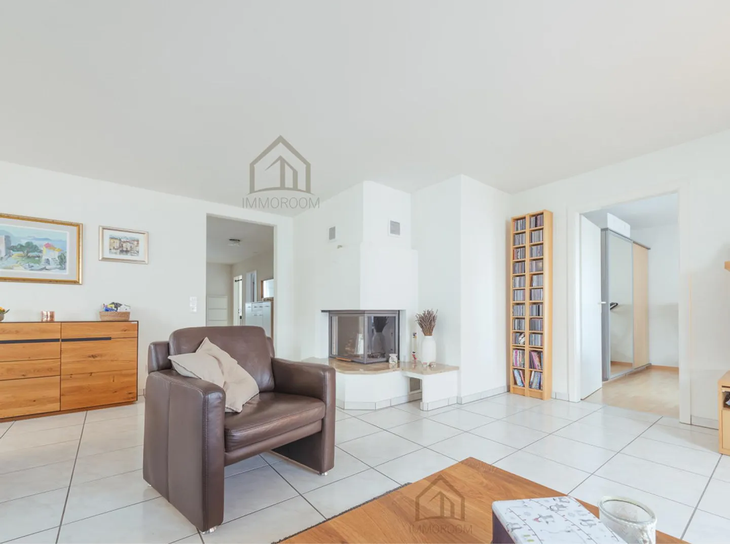 Comfortable living with plenty of space and good connections - Photo 1 of 18