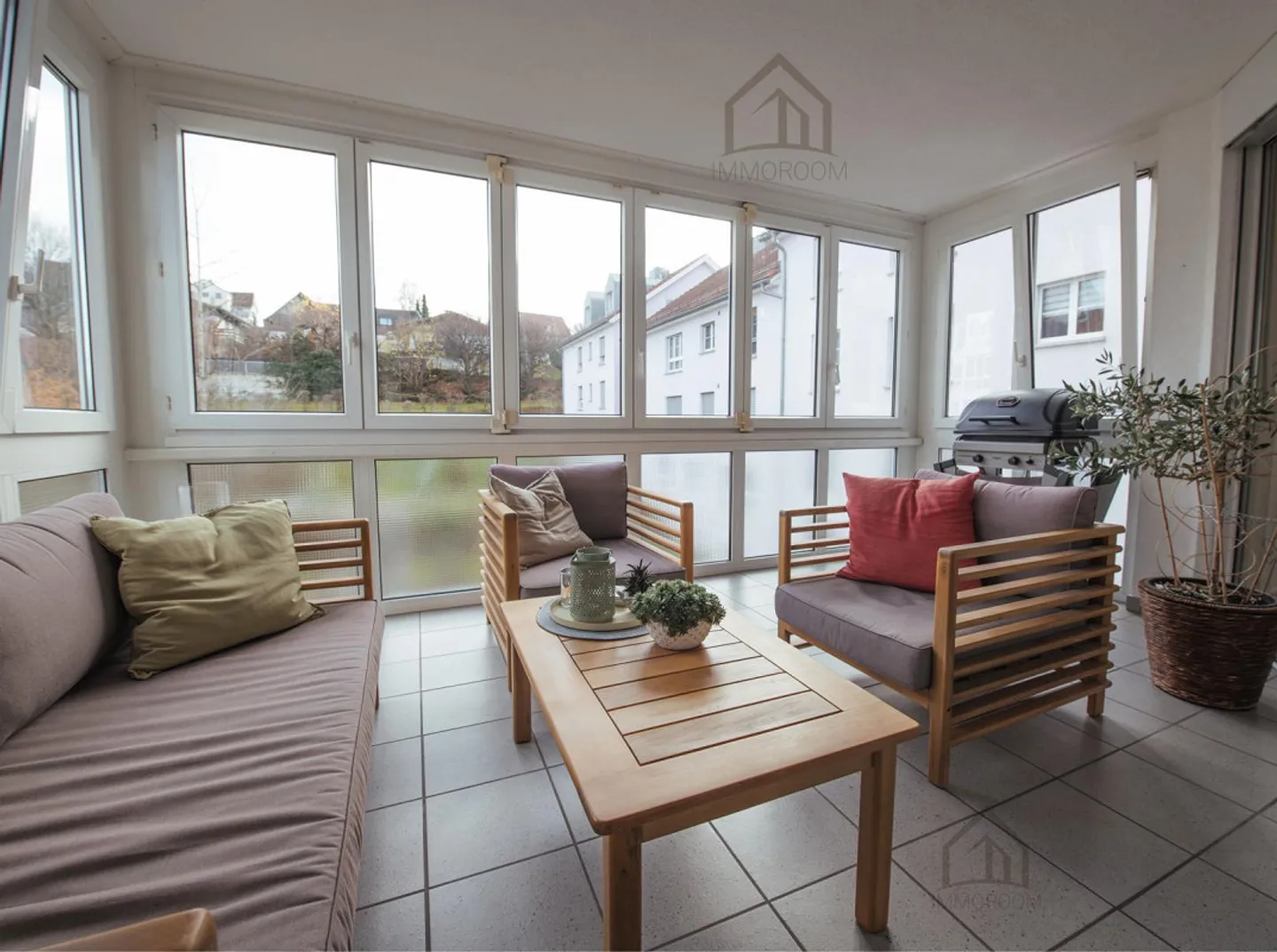 Comfortable living with plenty of space and good connections - Photo 4 of 18