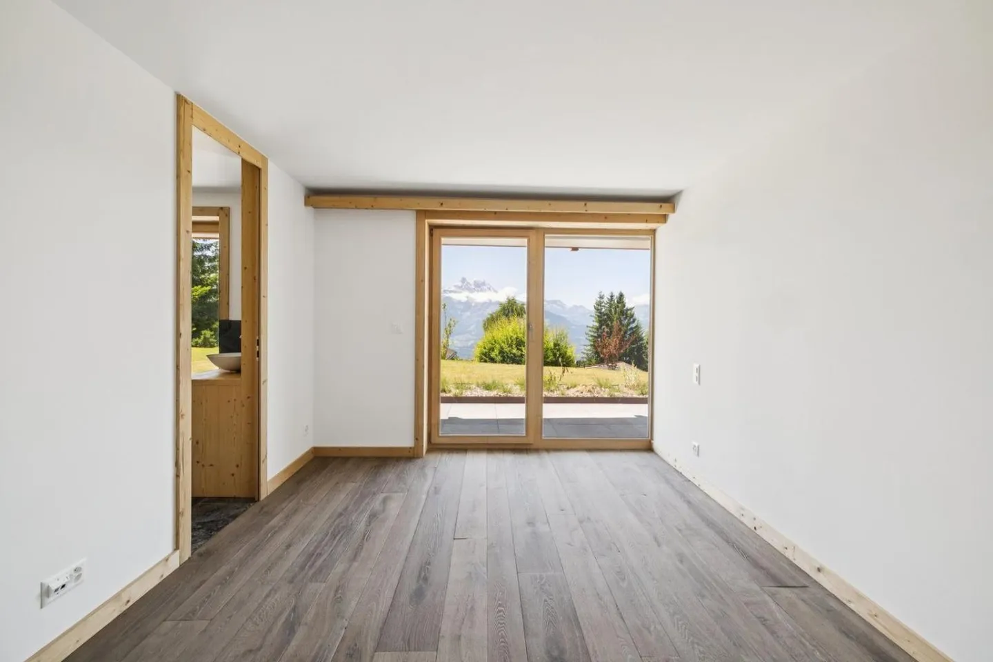 Raro duplex con giardino, ski-in & ski-out, vista sublime! - Foto 8 di 13