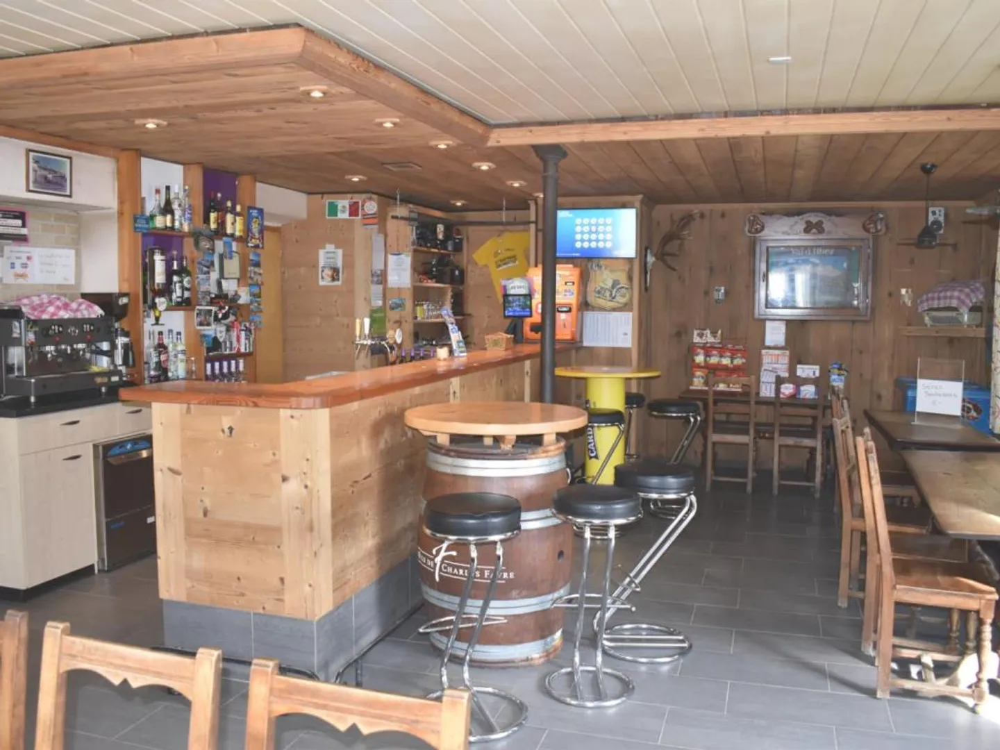 TROISTORRENTS - Bâtiment à usage mixte - Photo 9 sur 10