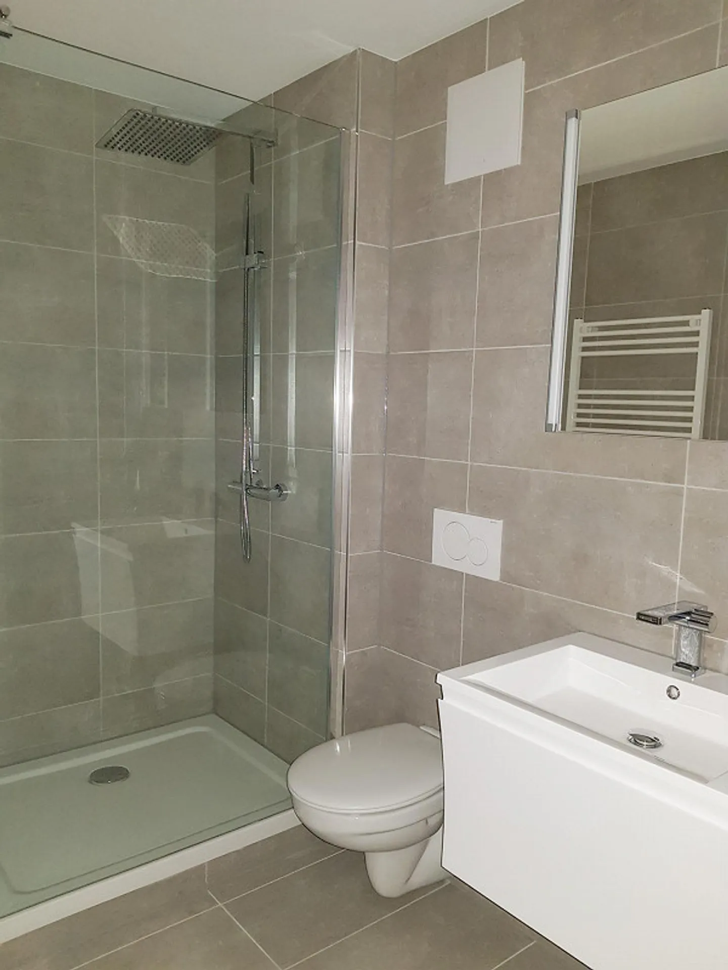 Monolocale, 5° piano, con ascensore, in posizione centrale a Emmenbrücke - Foto 2 di 3