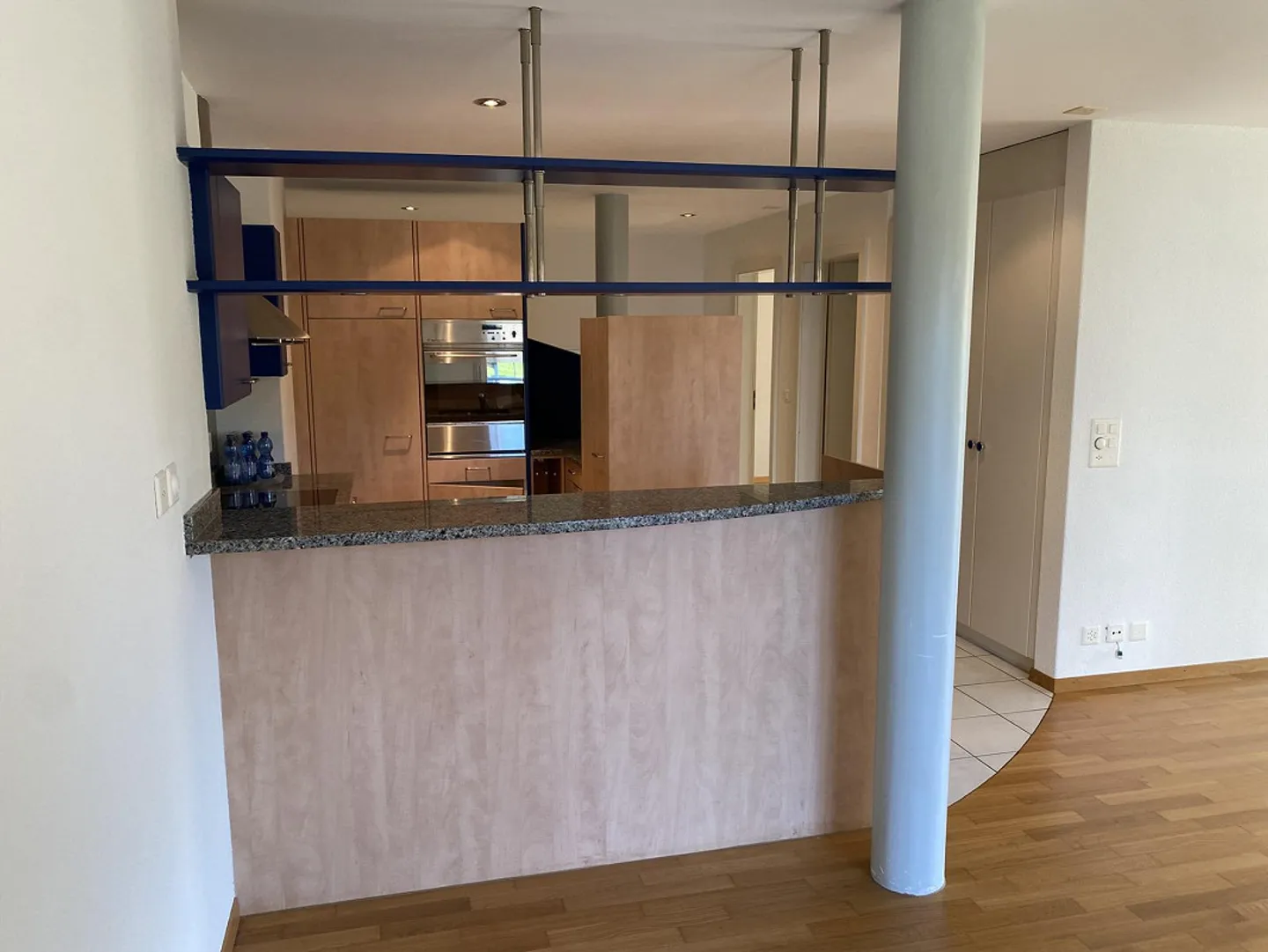 Modernes Apartment mit Balkon - Foto 6 von 12