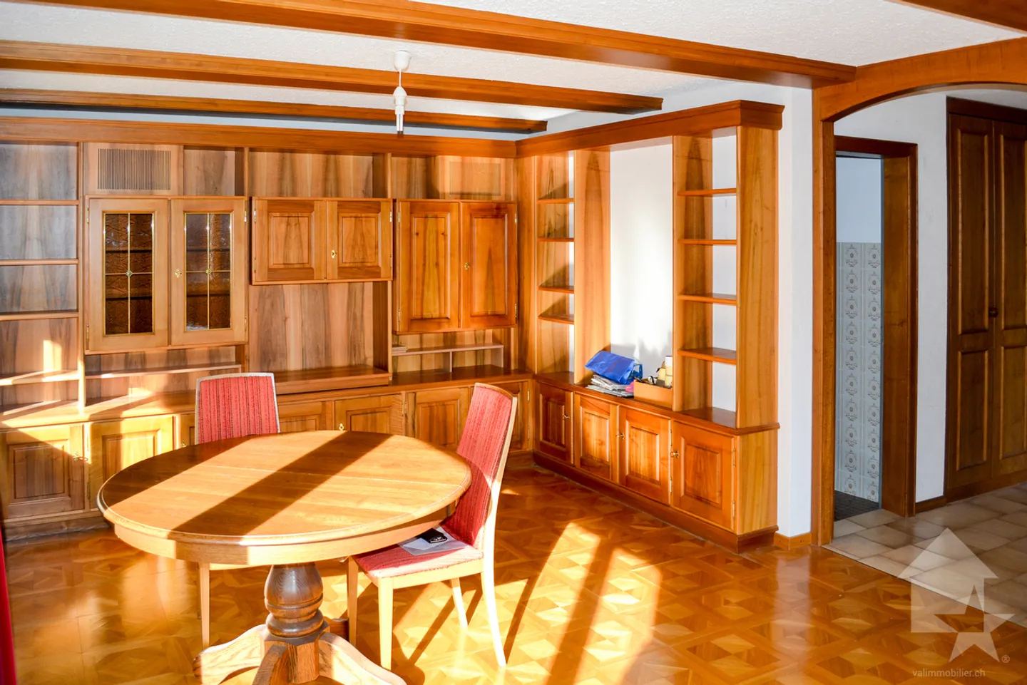 Geräumige 4,5-Zimmer-Wohnung von 108 m2, 2 Balkone mit Blick auf die Alpen - Foto 3 von 22