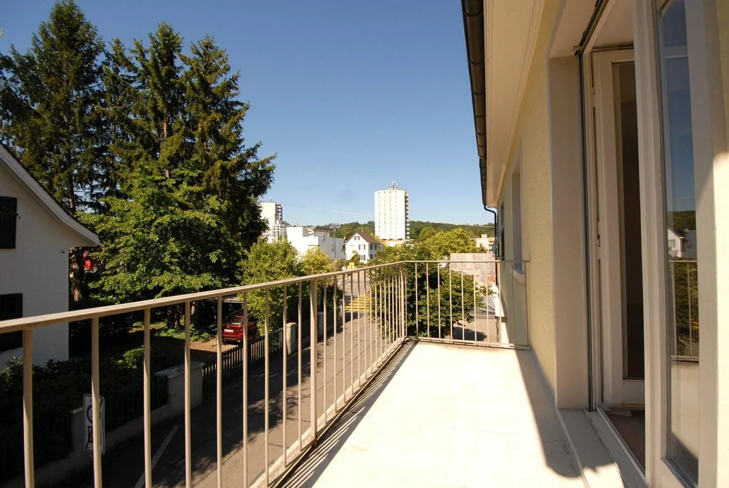 Charmante maison individuelle avec jardin, chalet et beaucoup d'espace à Reinach BL - Photo 2 sur 13