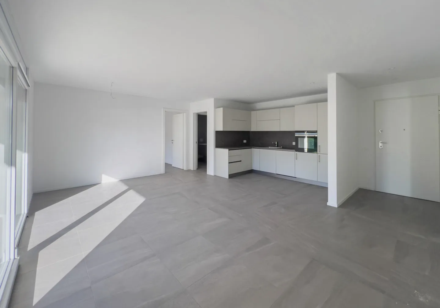 3.5 locali con ampio giardino a Caslano - Foto 3 di 7