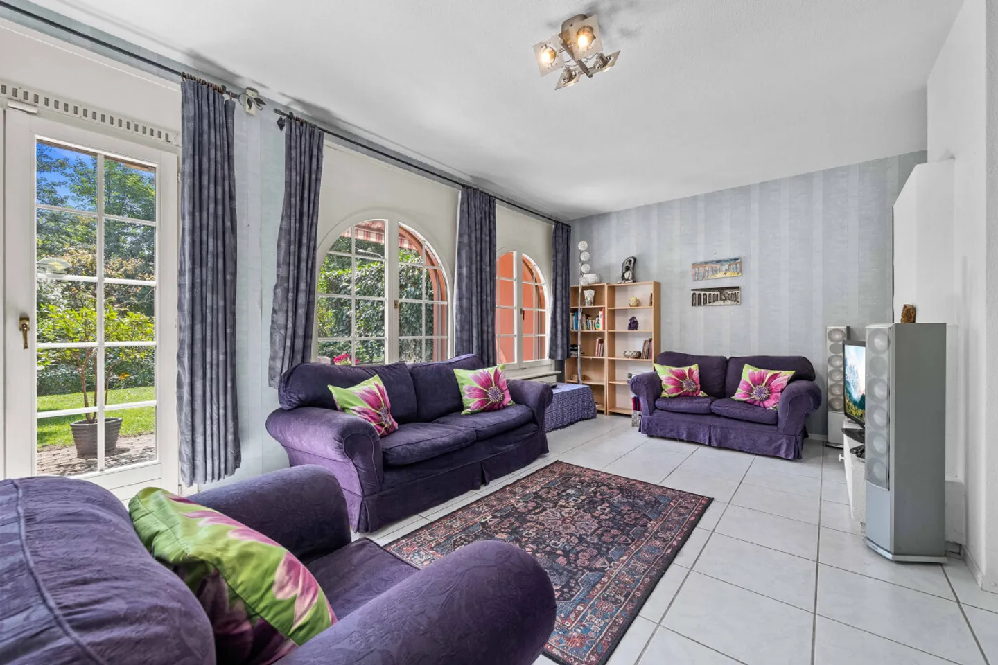 RARE OPPORTUNITY JUST STEPS FROM THE METRO! - Photo 2 of 5