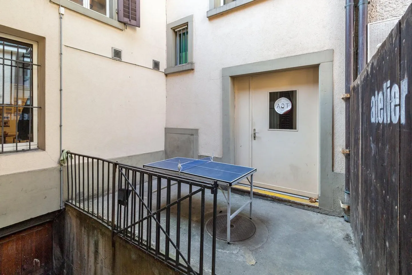 Atelier attrayant dans un emplacement central et calme à Zurich - Photo 3 sur 5