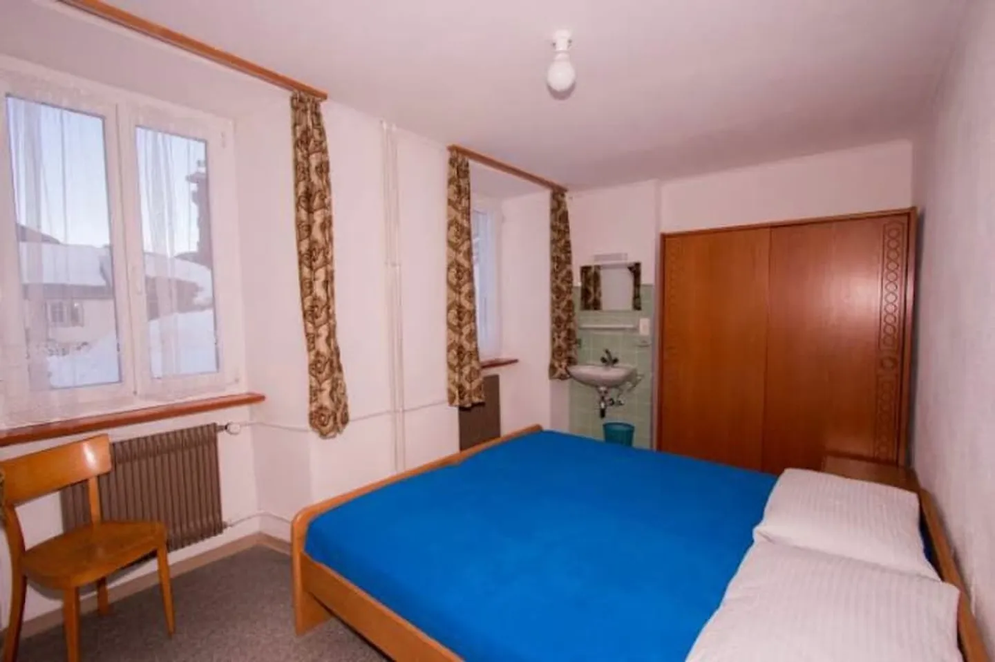 Monte Moro Gruppenhaus mit 93 Betten! Freie Sicht auf die umliegenden Berge. - Foto 4 von 13