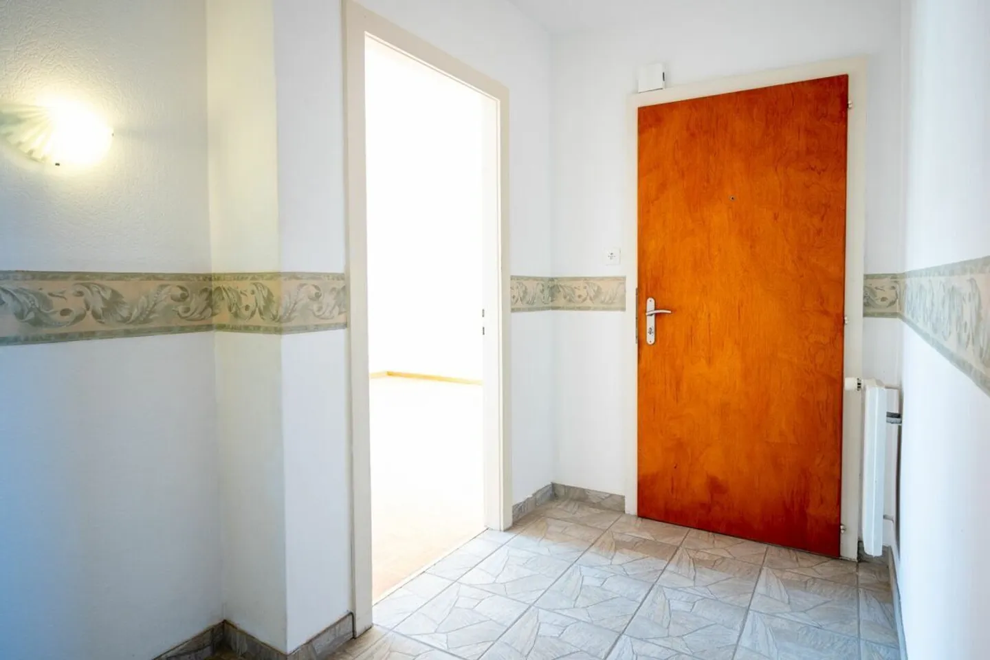 3.5-room apartment in St-Pierre-de-Clages - Photo 3 of 12