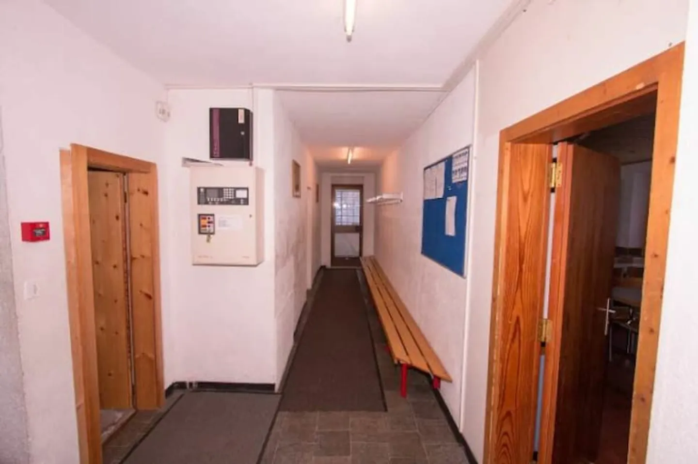 Monte Moro Gruppenhaus mit 93 Betten! Freie Sicht auf die umliegenden Berge. - Foto 10 von 13