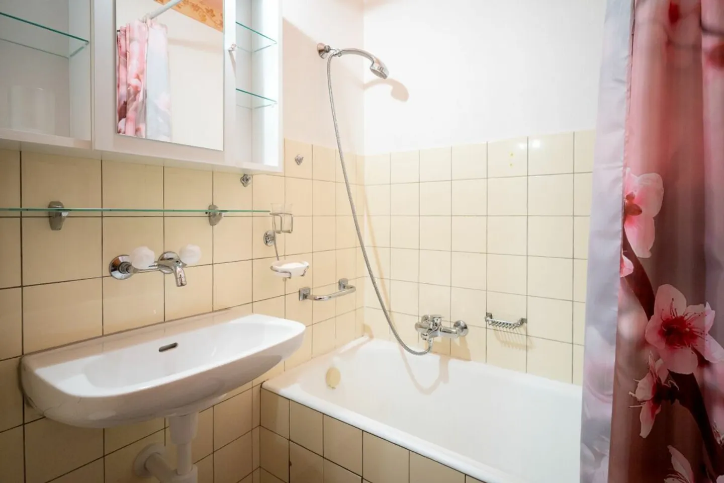 3.5-room apartment in St-Pierre-de-Clages - Photo 10 of 12