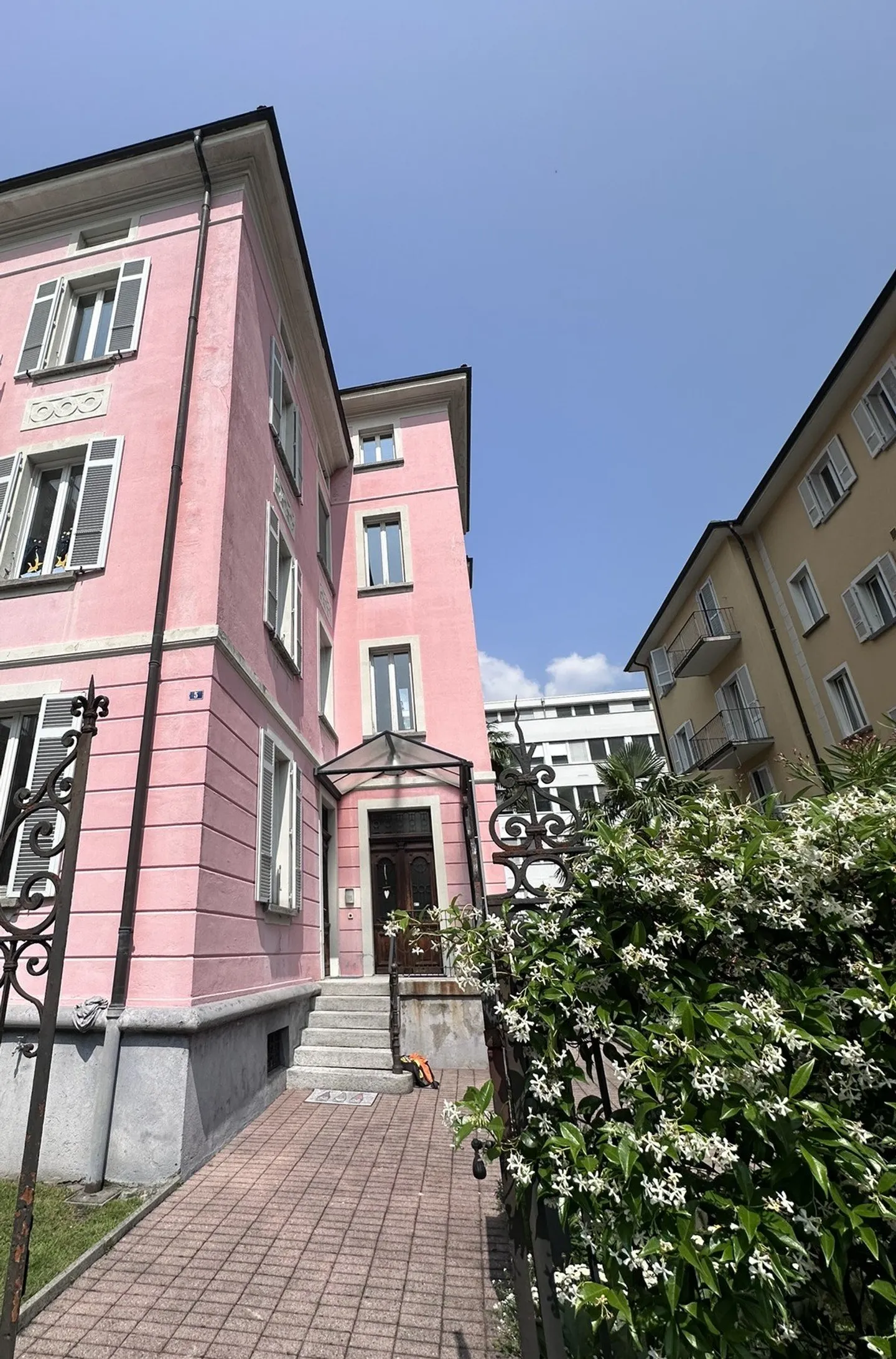 Appartamento in affitto 5,5 stanze completamente ristrutturato in una casa d'epoca - posizione privilegiata - Foto 3 di 11