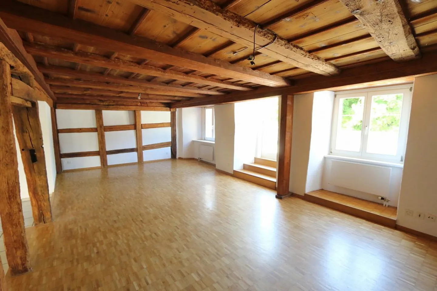City apartment with large terrace and beautiful view balcony - Photo 3 of 9