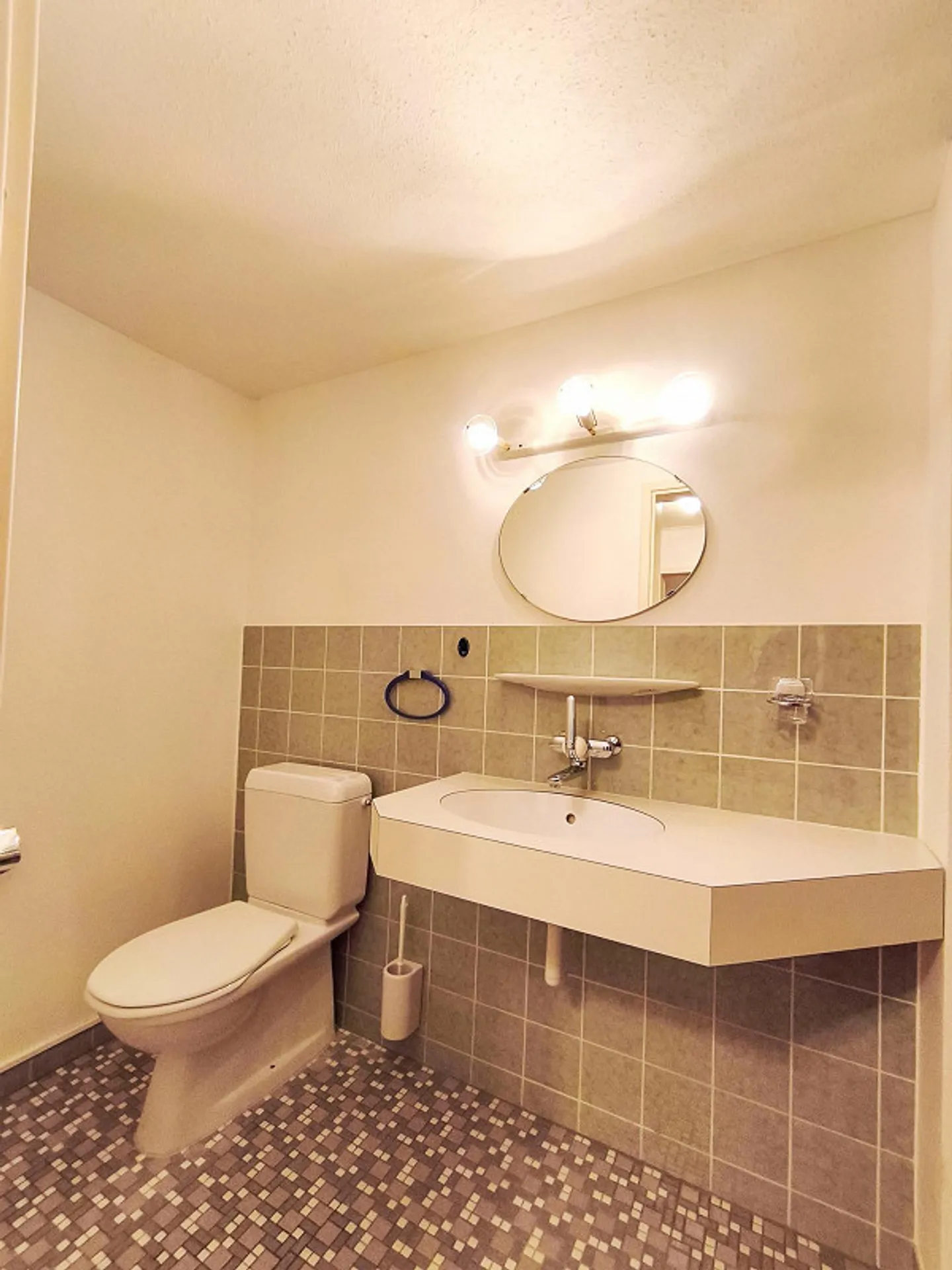 Ampio appartamento di 4,5 stanze alla periferia di Stein am Rhein - Foto 5 di 11