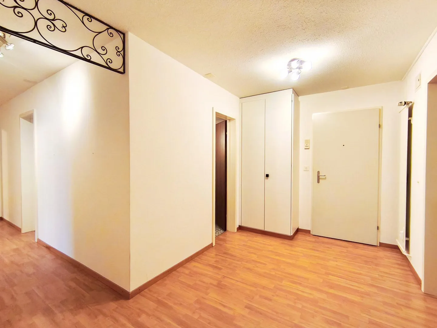 Ampio appartamento di 4,5 stanze alla periferia di Stein am Rhein - Foto 6 di 11