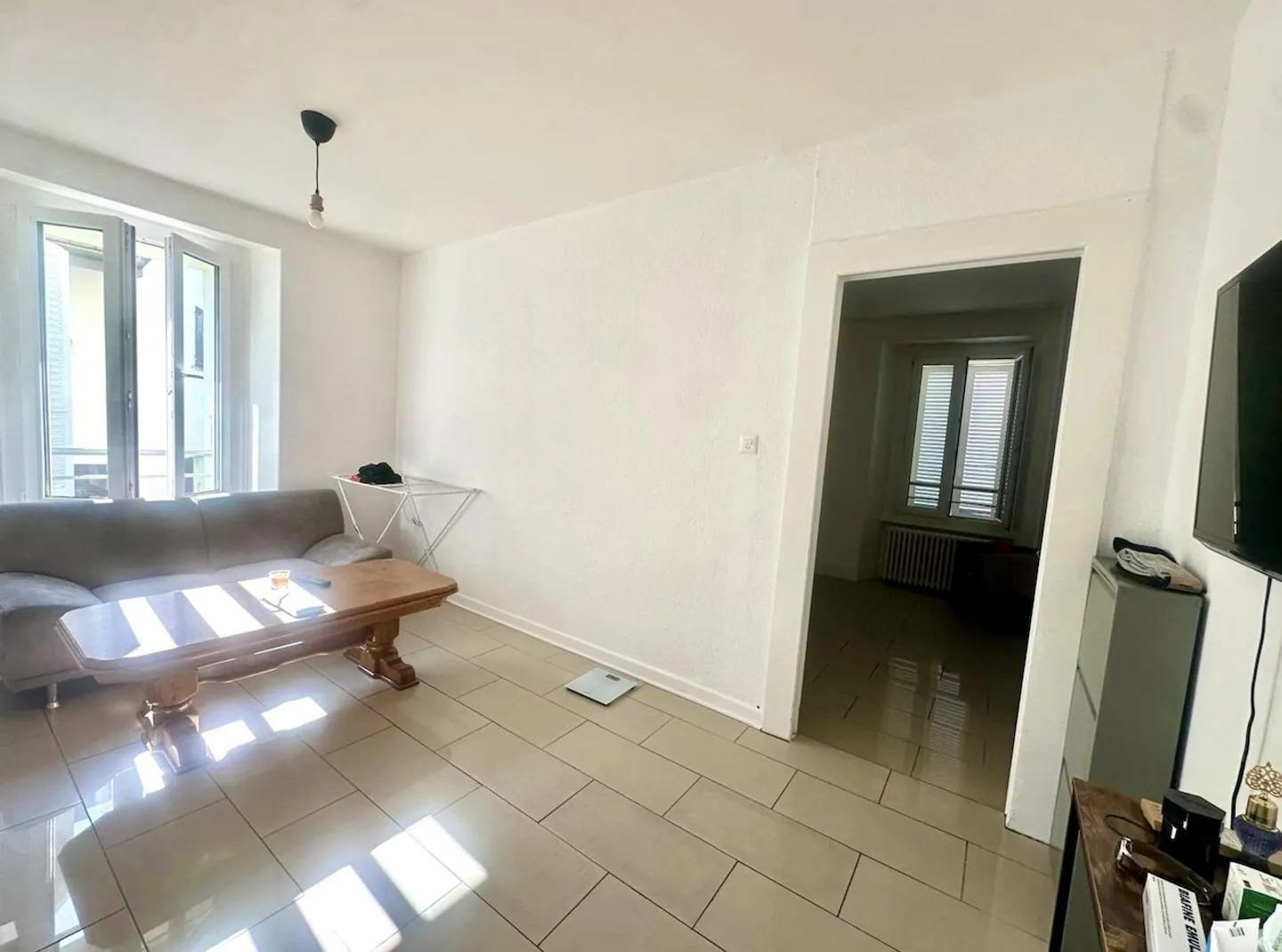 Charming Furnished Apartment - Photo 3 of 7
