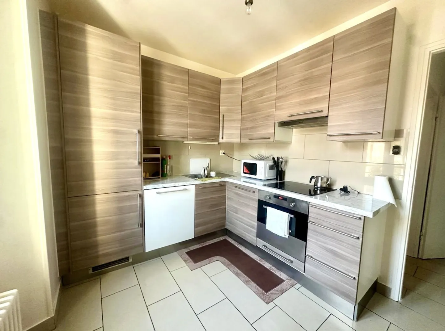 Charming Furnished Apartment - Photo 6 of 7