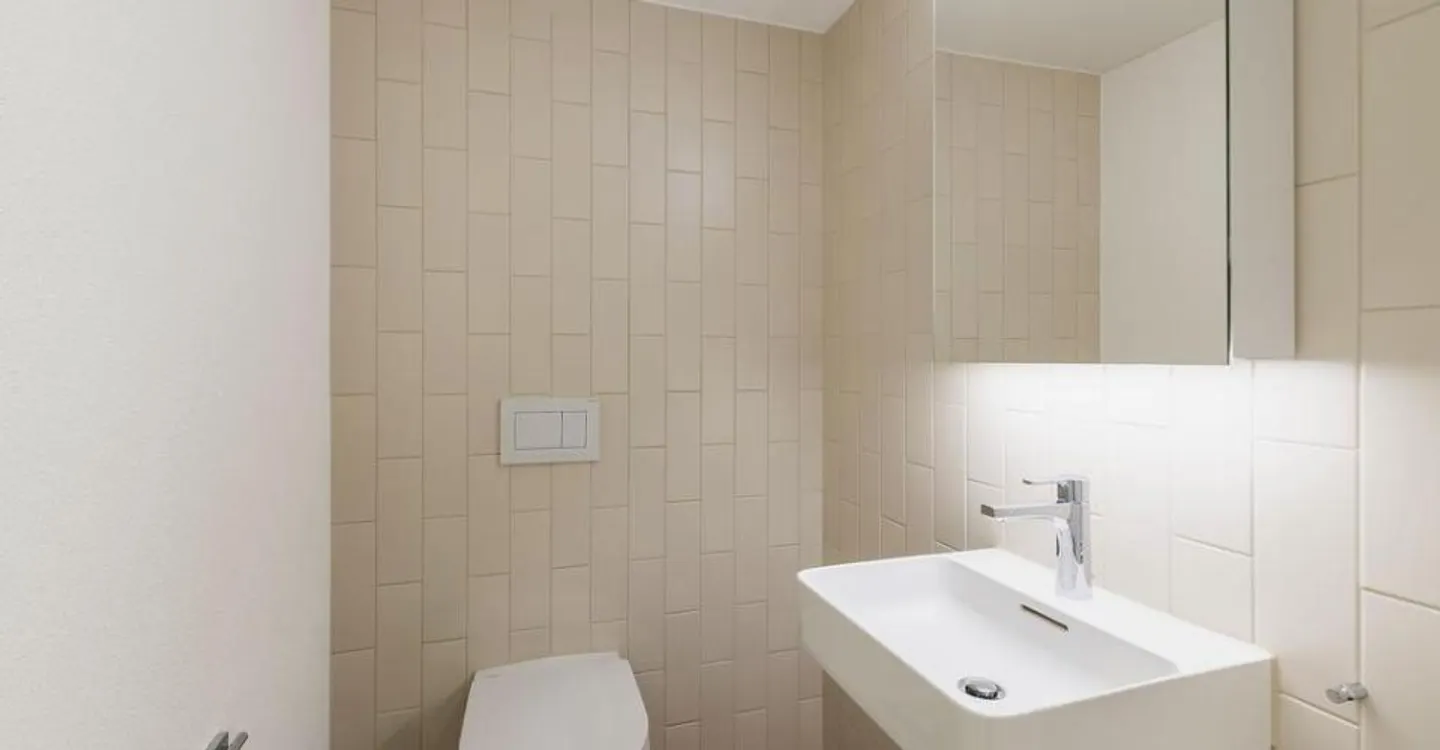Modern terraced house - Photo 3 of 10