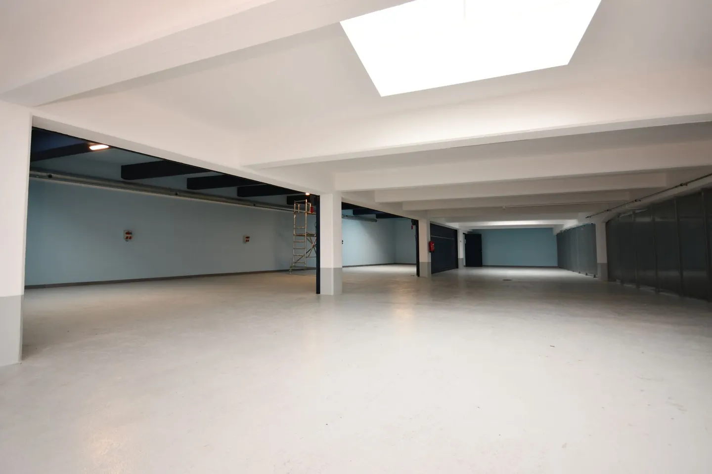 Auto Hall / Workshop - Photo 4 of 18