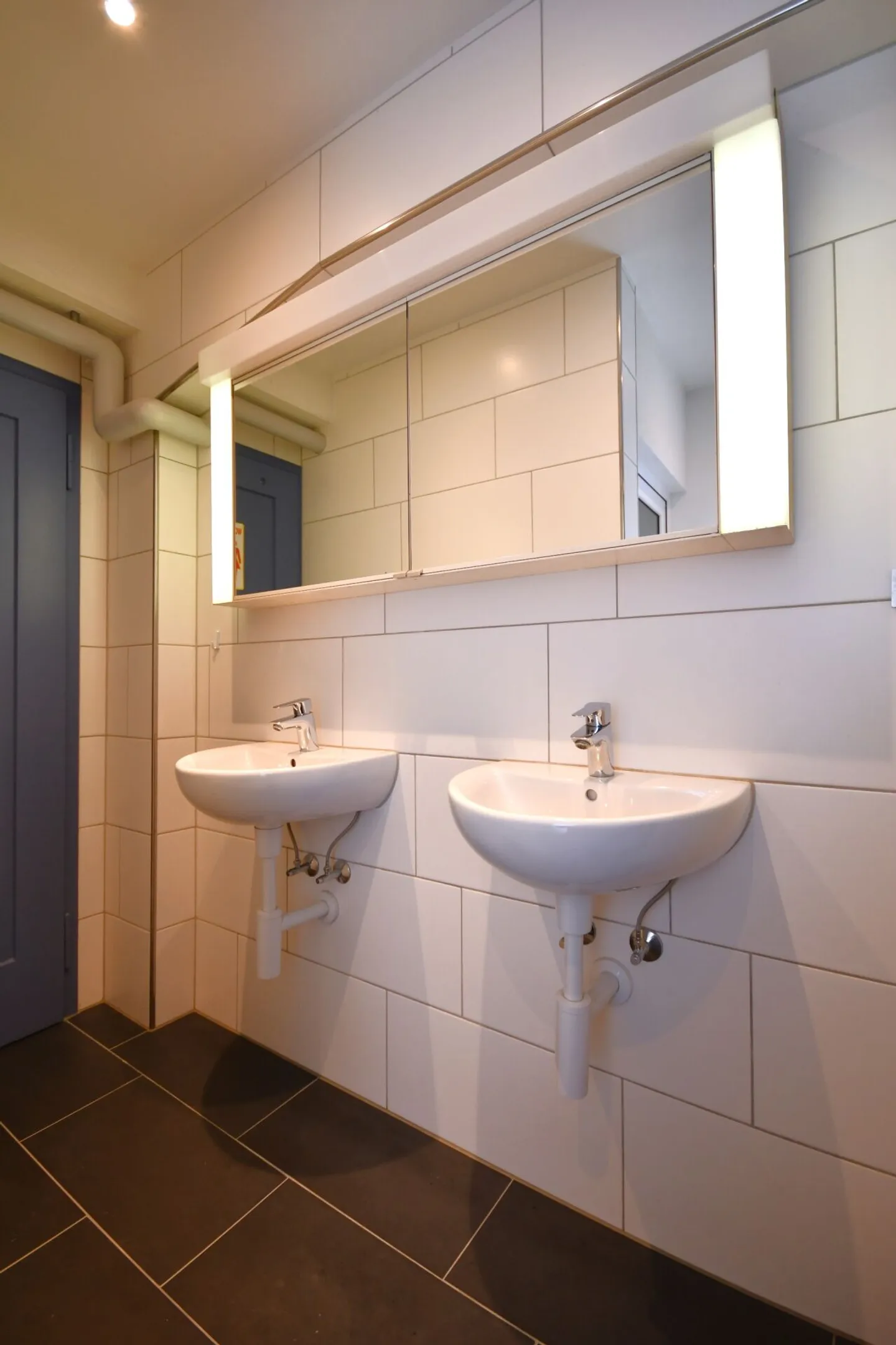 Auto Hall / Workshop - Photo 8 of 18