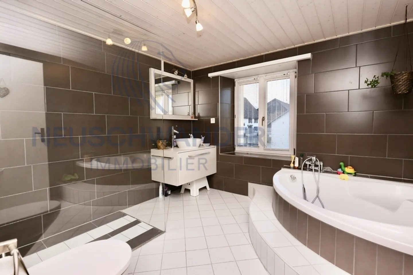«Grand appartement dans ferme superbement rénovée.» - Photo 11 sur 13