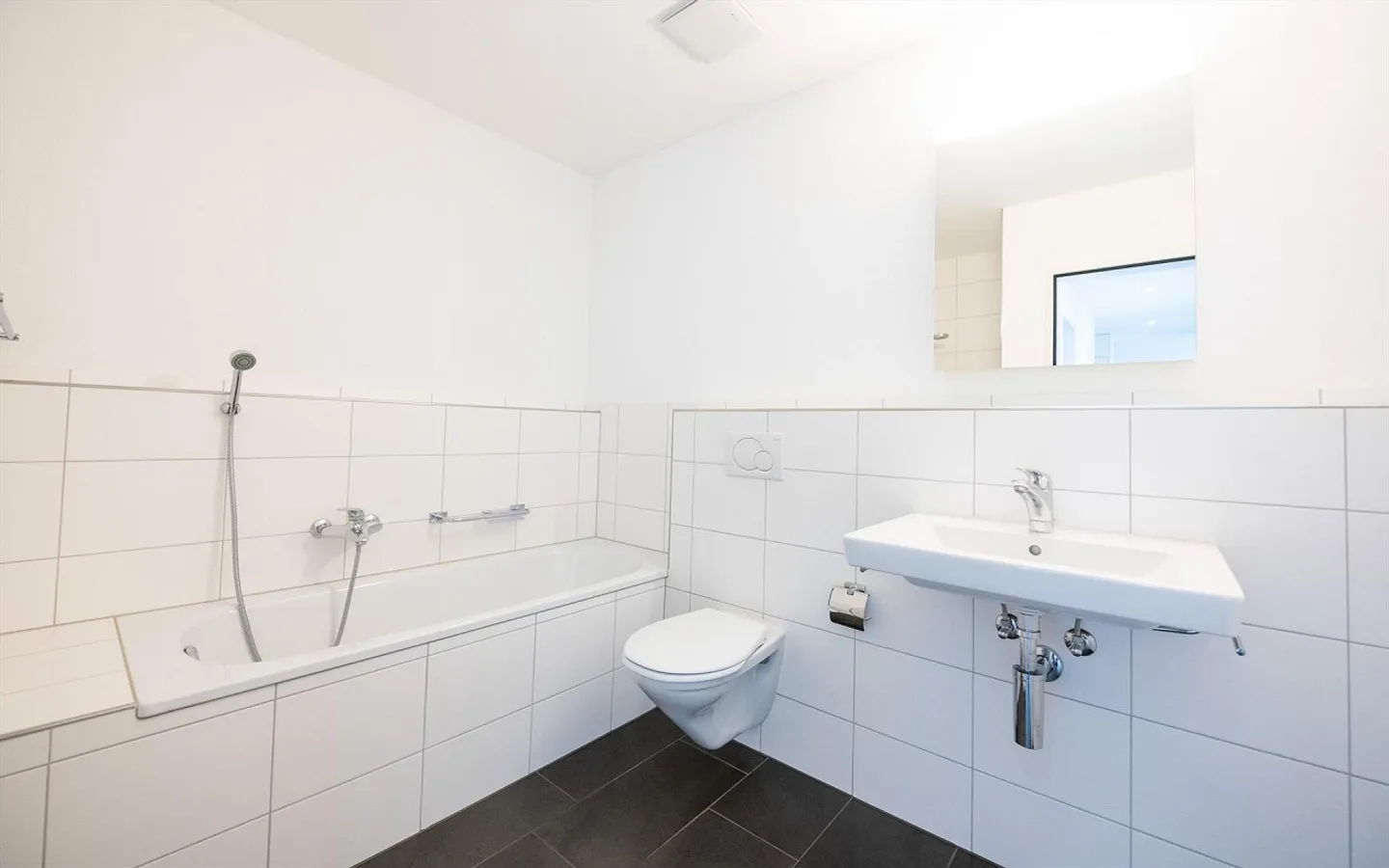 3.5-Room Maisonette Apartment in Schaffhausen - Photo 11 of 13