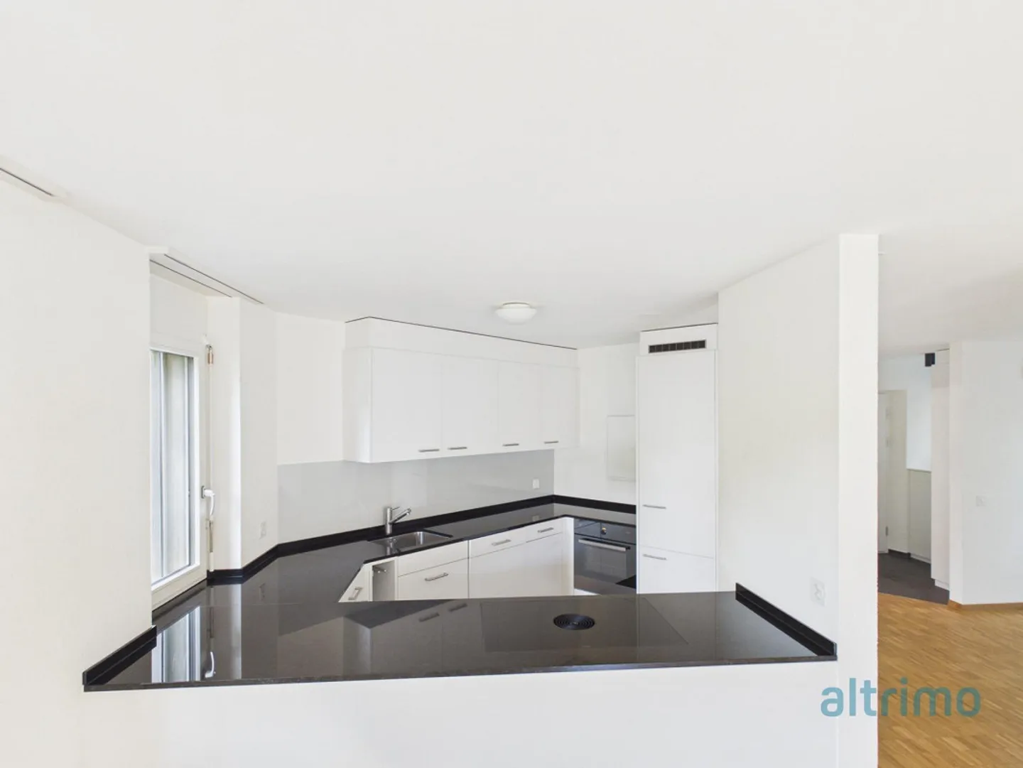 Living with character: Special floor plan and cozy seating area - Photo 4 of 11