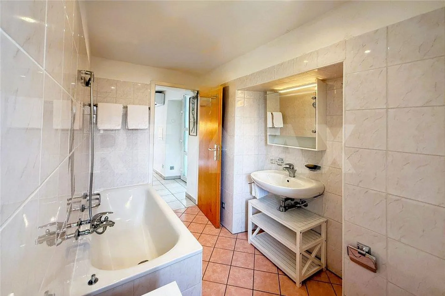 2-Room Apartment - Photo 7 of 10