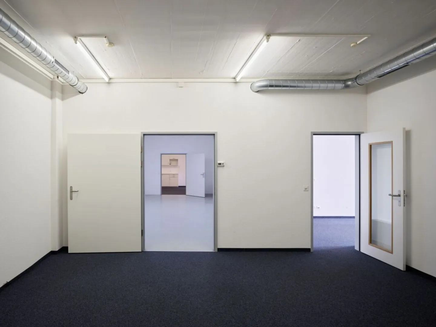 Votre nouveau site d'entreprise; 350 - 1'850 m2 de bureaux et d'espaces de services à louer (Fr. 120.00 m2) - Photo 2 sur 6