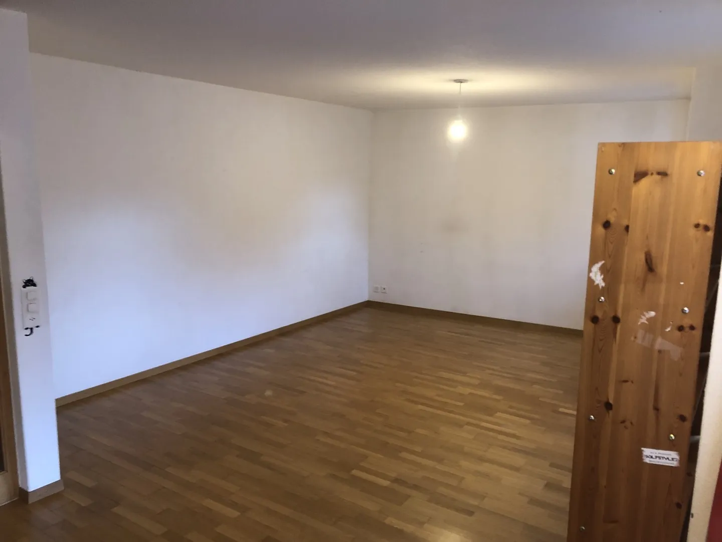 Large shared room in the village center - Photo 3 of 8