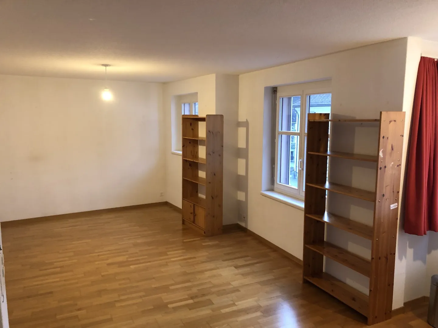 Large shared room in the village center - Photo 4 of 8