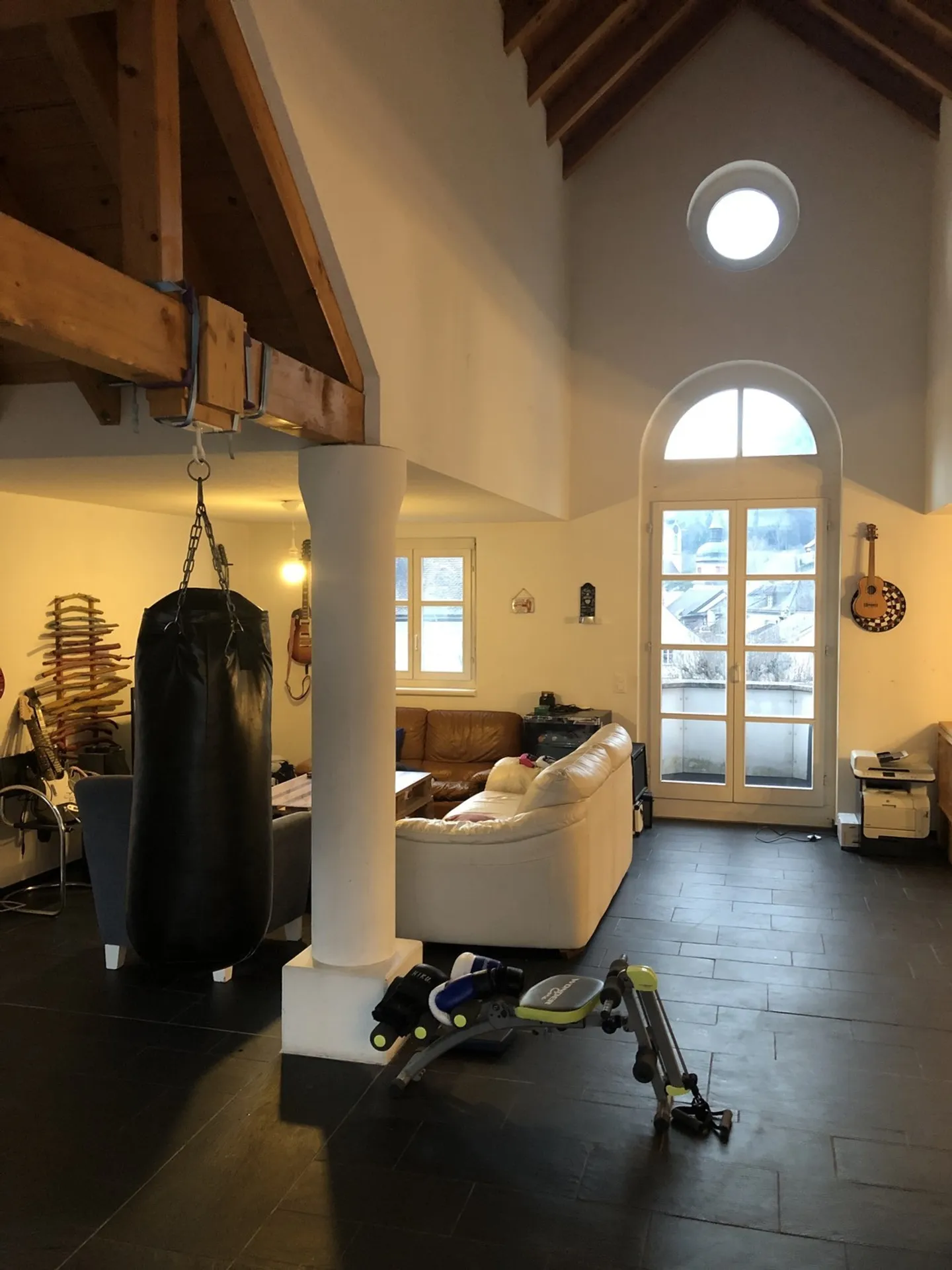 Large shared room in the village center - Photo 5 of 8