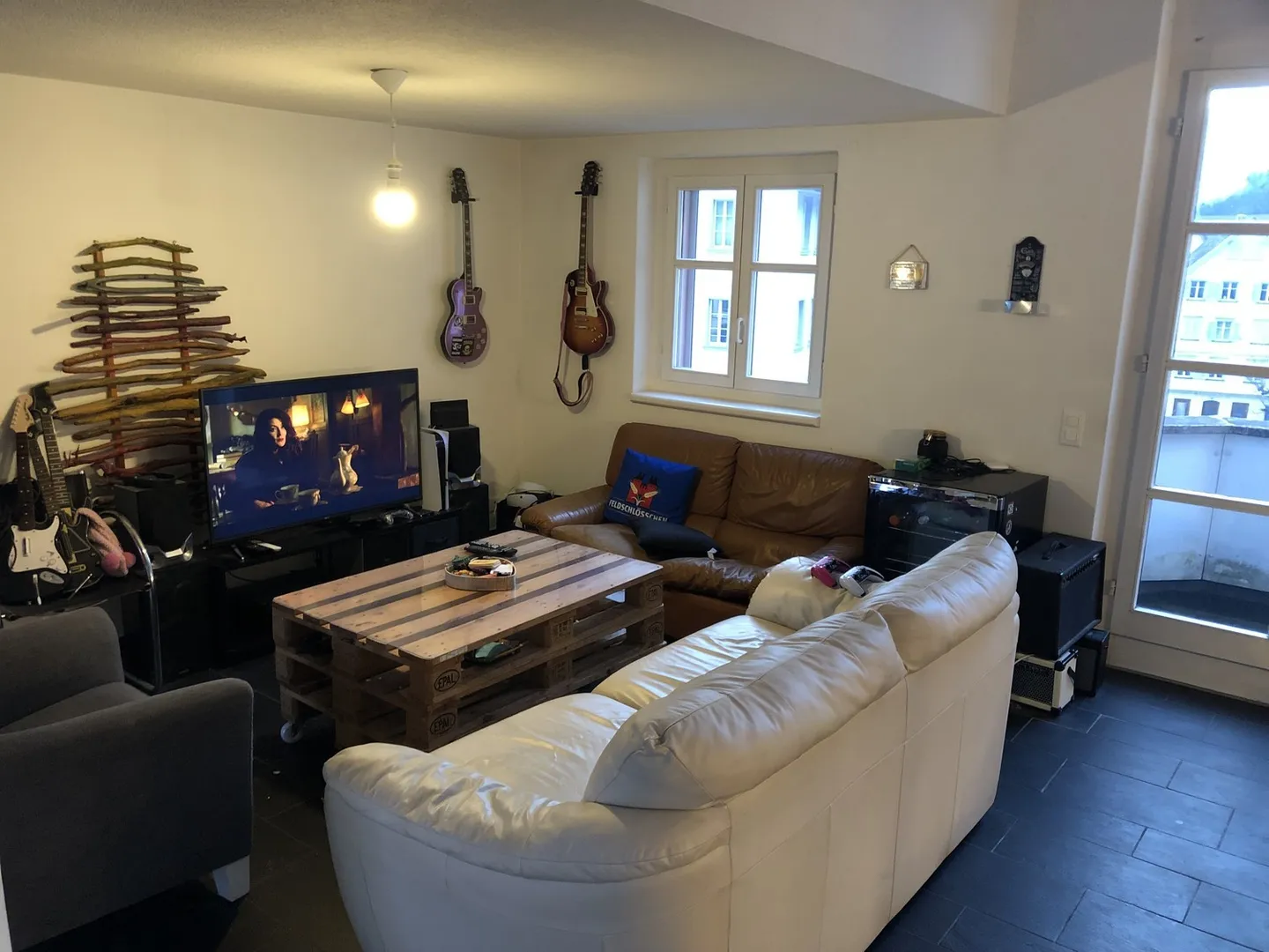 Large shared room in the village center - Photo 8 of 8