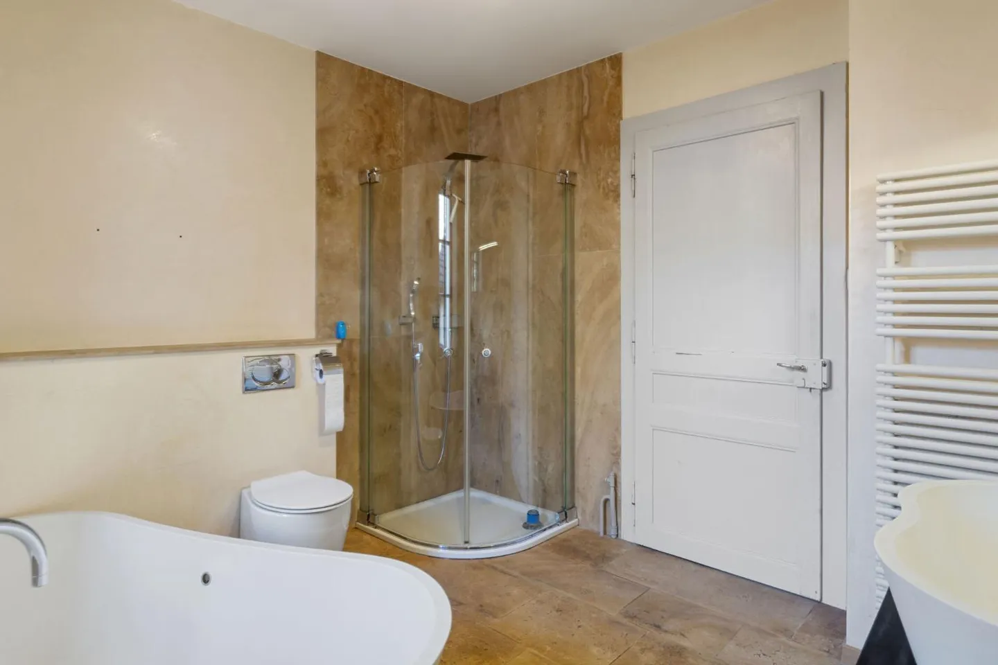 Exceptional Master Property - Photo 19 of 21