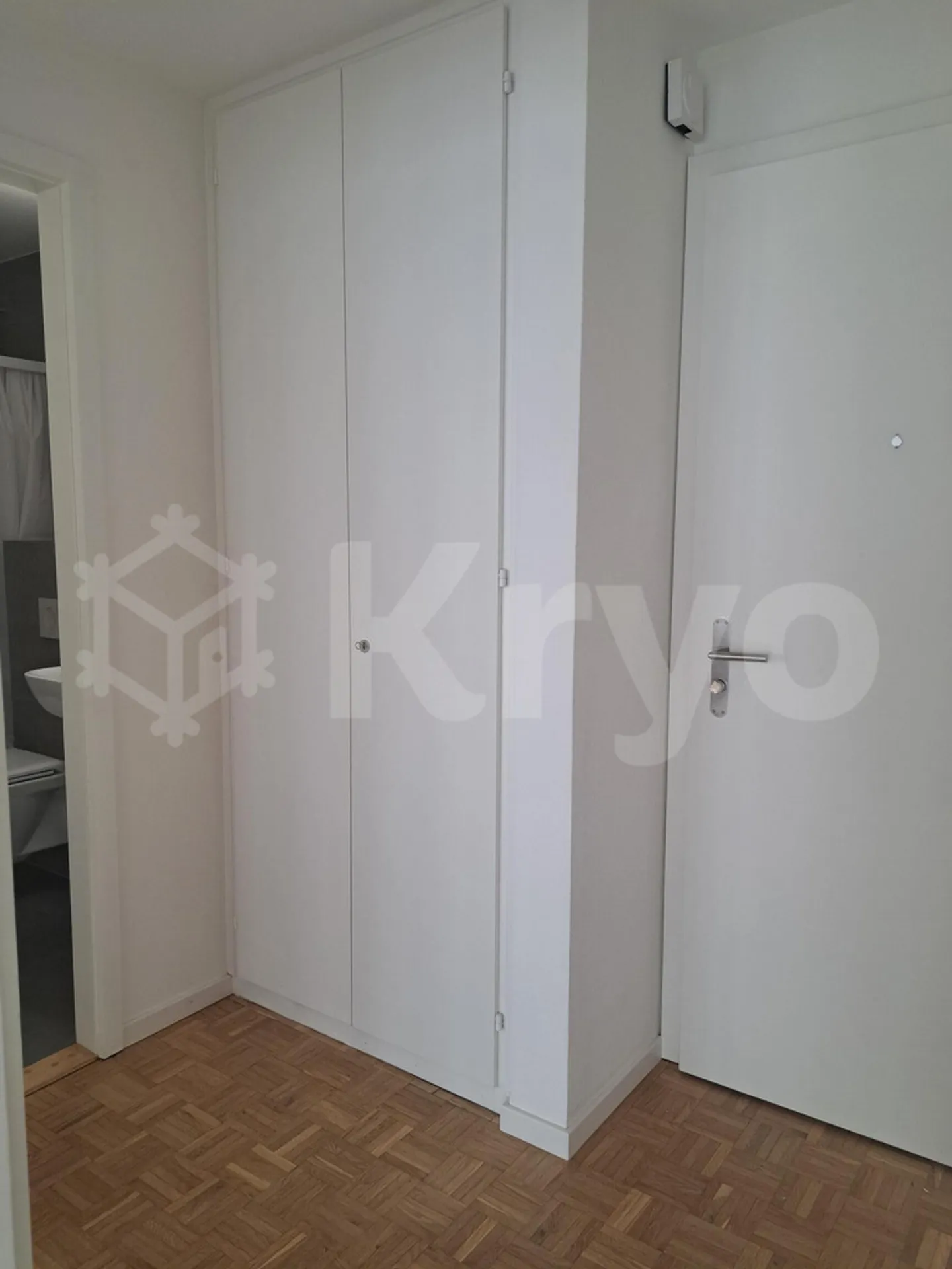 Bel appartement de 2 pièces rénové au 1er étage avec ascenseur - Photo 6 sur 6