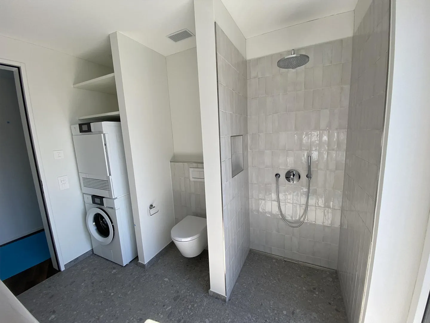 Appartement moderne de 3,5 pièces de haute qualité avec balcon dans un emplacement central - Photo 7 sur 10