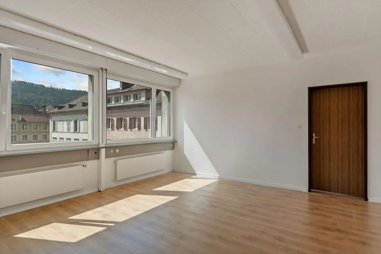 St-Imier, Office / Cabinet ideally located, area from 27m2 - Photo 6 of 13