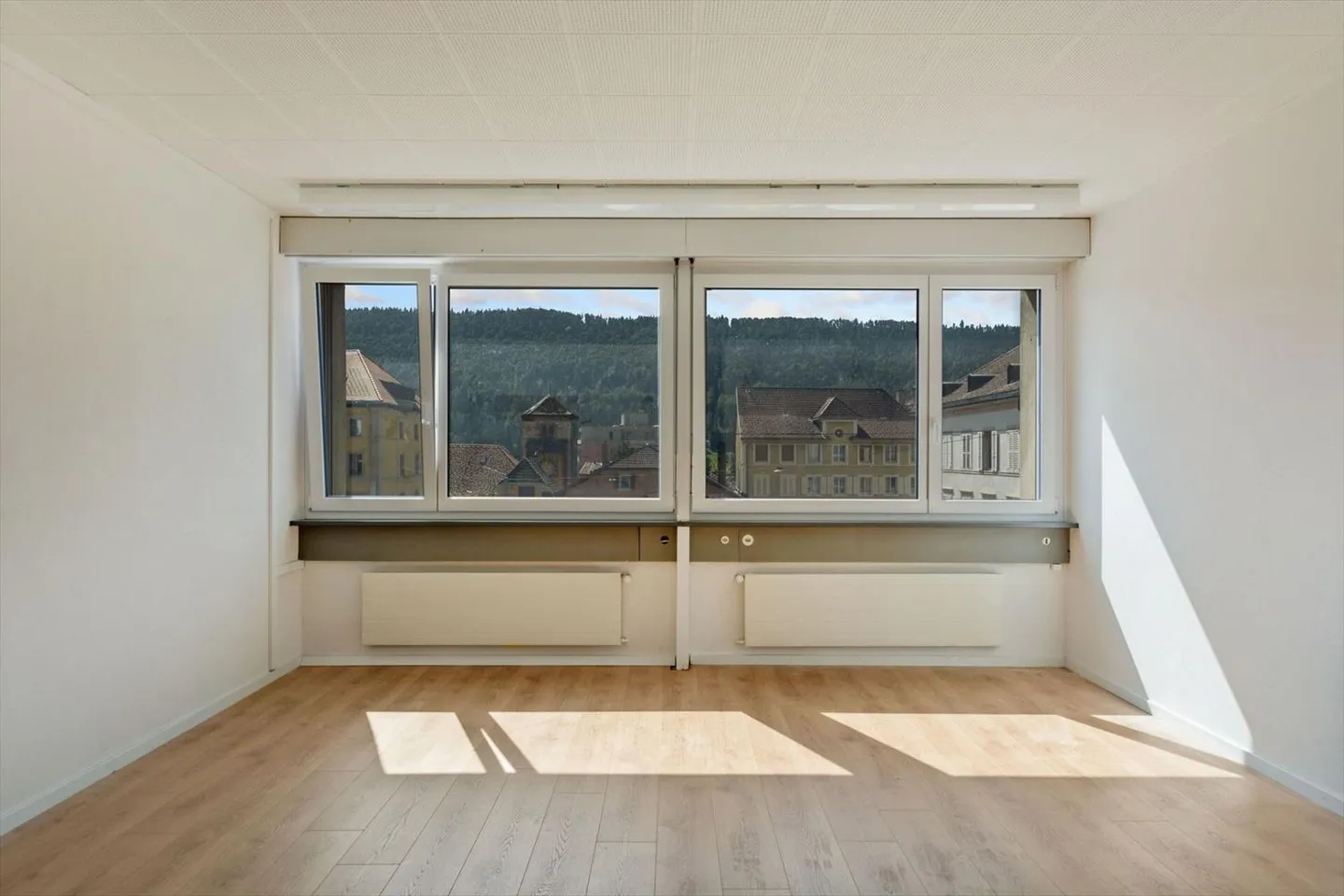 St-Imier, Office / Cabinet ideally located, area from 27m2 - Photo 9 of 13