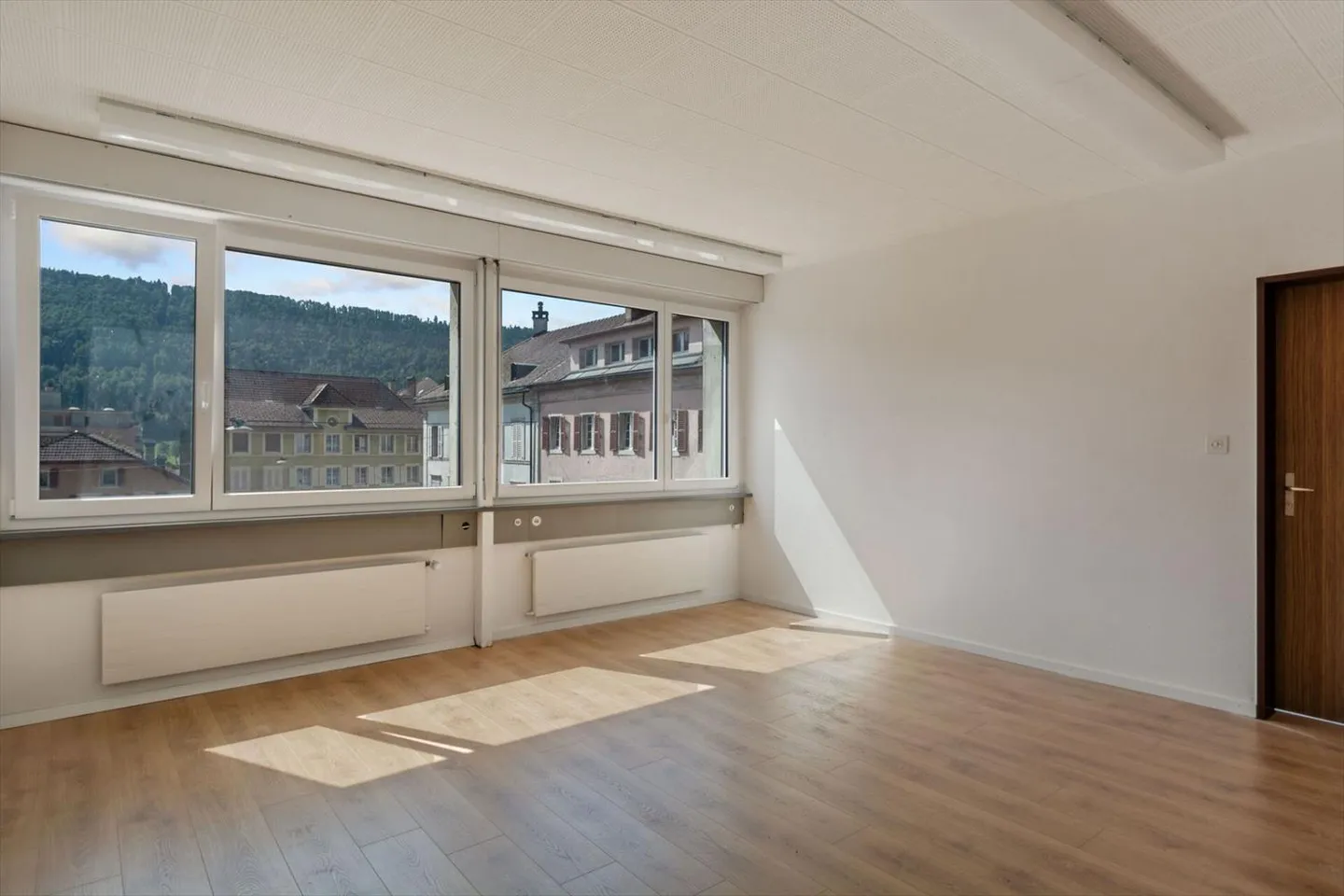 St-Imier, Office / Cabinet ideally located, area from 27m2 - Photo 10 of 13