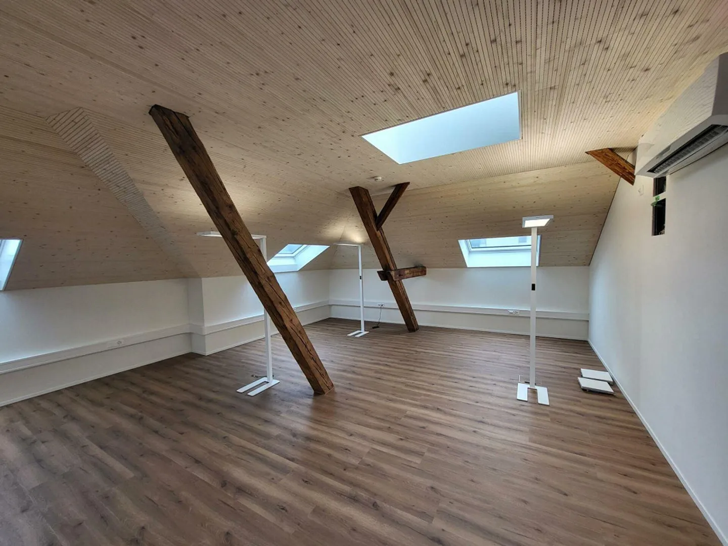 New Offices in Romanshorn Train Station - Photo 2 of 3