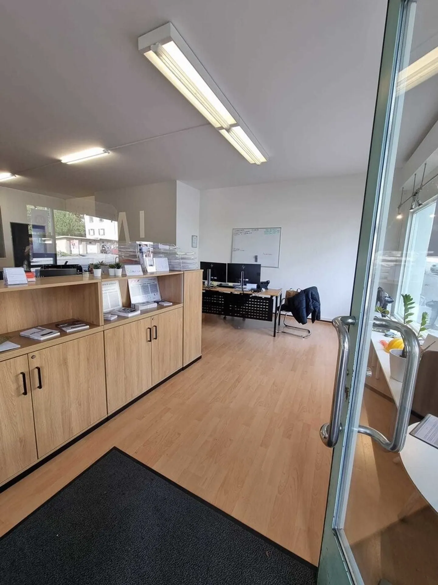 Spazio commerciale di 78m2 con vetrine nelle alture di Losanna - Foto 5 di 8
