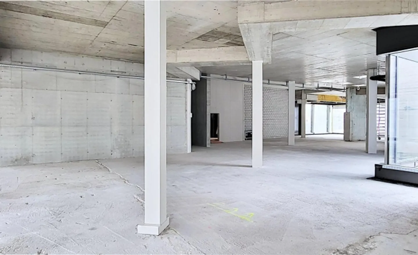 Exciting retail space in prime location in Brugg! - Photo 3 of 8