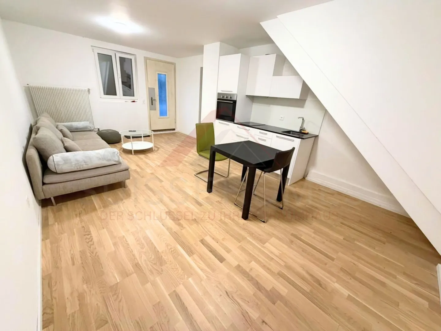 Charming 3.5-Room Apartment with Balcony - Well-Maintained Living in a Quiet and Sunny Environment - Photo 2 of 6
