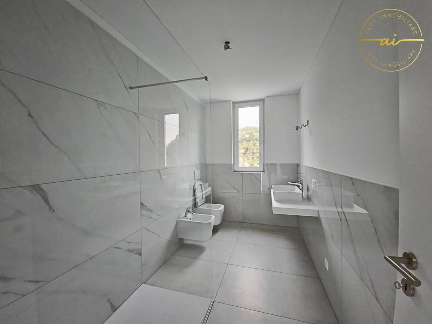 NOUVEAU PENTHOUSE DE 4.5 PIÈCES AVEC GRANDE TERRASSE À VACALLO - Photo 6 sur 13