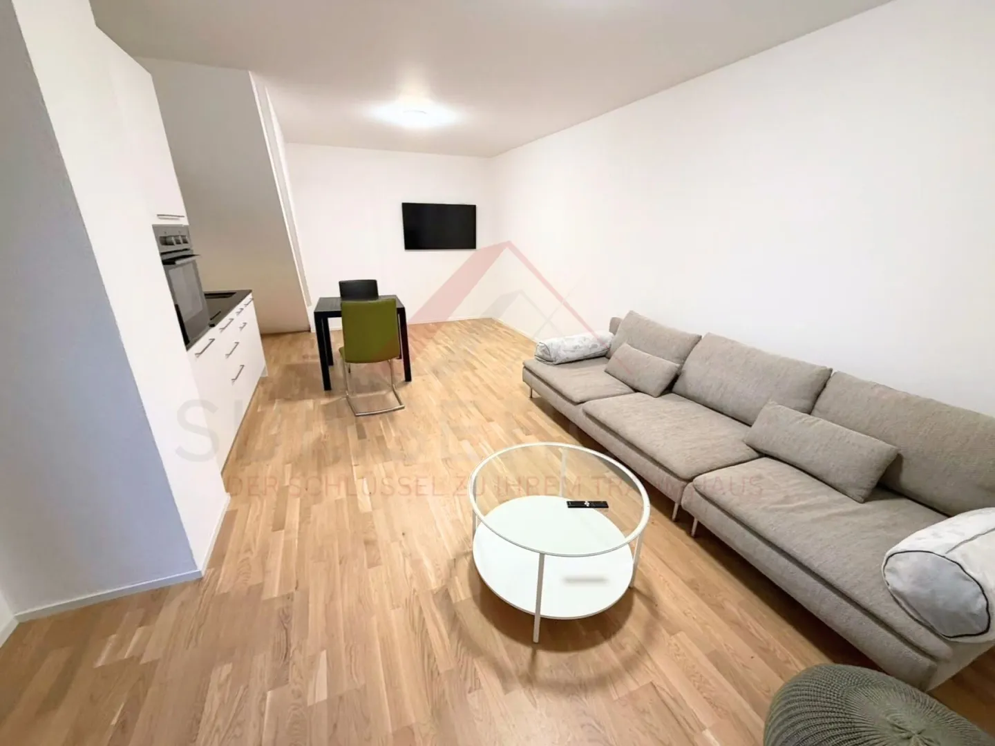 Charming 3.5-Room Apartment with Balcony - Well-Maintained Living in a Quiet and Sunny Environment - Photo 3 of 6