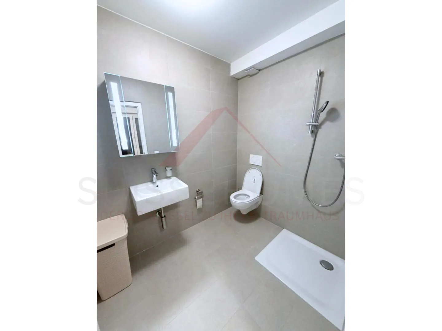Charming 3.5-Room Apartment with Balcony - Well-Maintained Living in a Quiet and Sunny Environment - Photo 5 of 6